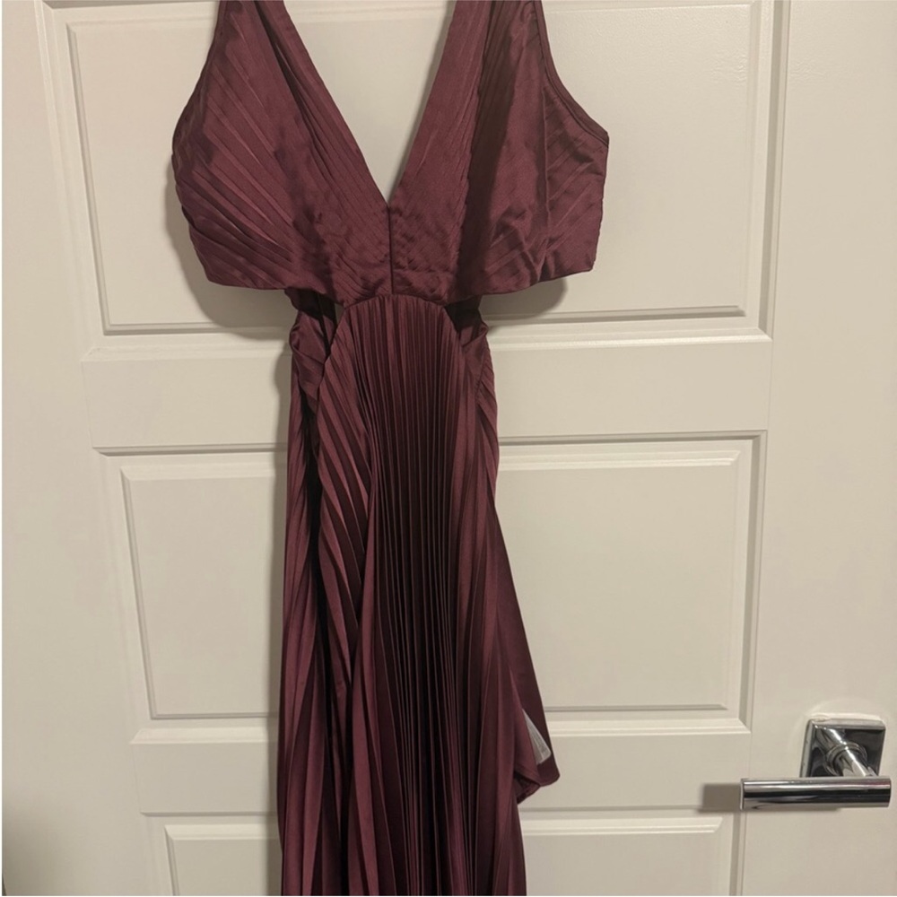 Plunge V-Neck Pleated Mini Dress in Wine